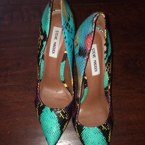 Multi color snake print heals